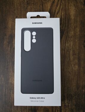 Samsung Galaxy S25 Ultra Silicone Case - Black***open Box